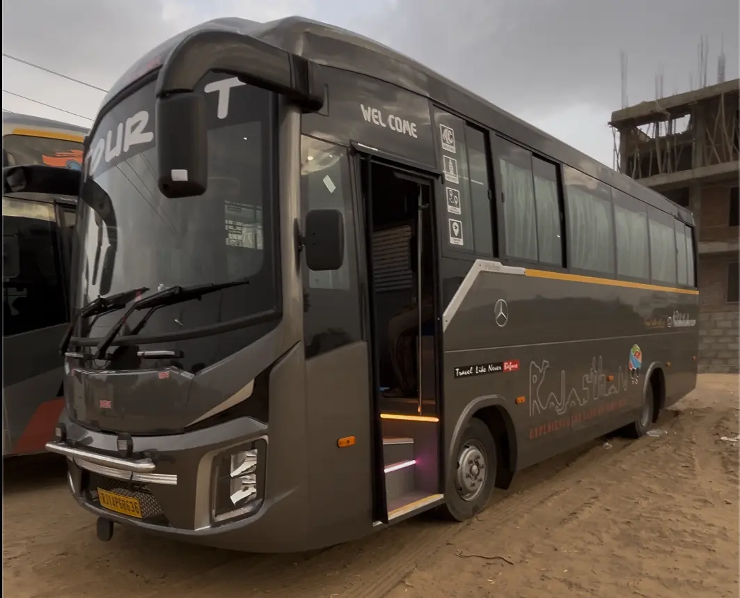 Semi-Volvo 29 Semi-Sleeper